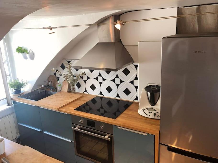 Appartement Magnifique 10eme *